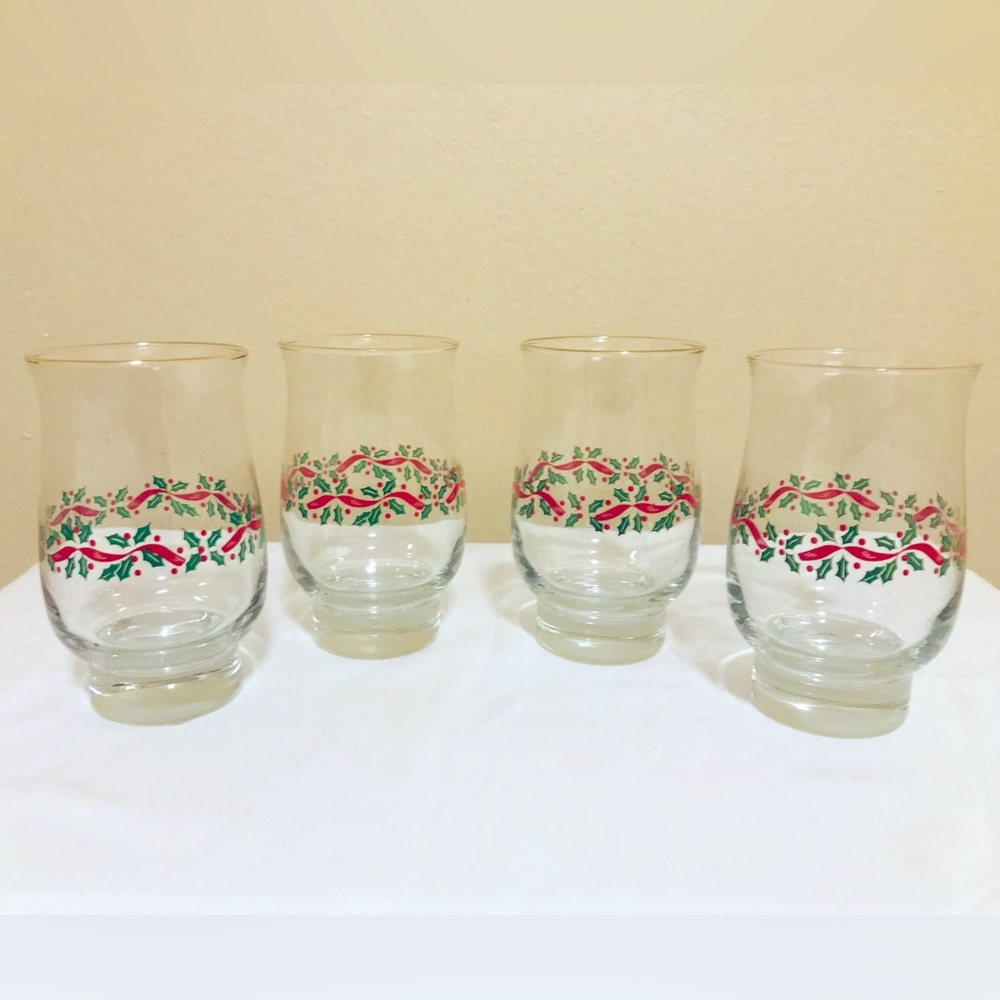 Vintage Pair Of Christmas Holly Berry Ribbon Gold Rim Water/Wine Glass Goblets